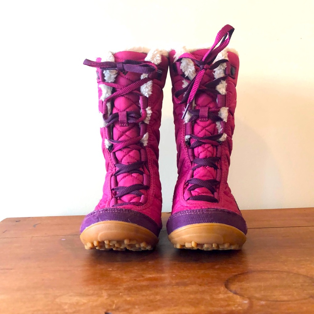 Girls SZ 1 Minx Waterproof Columbia Snow Boots.